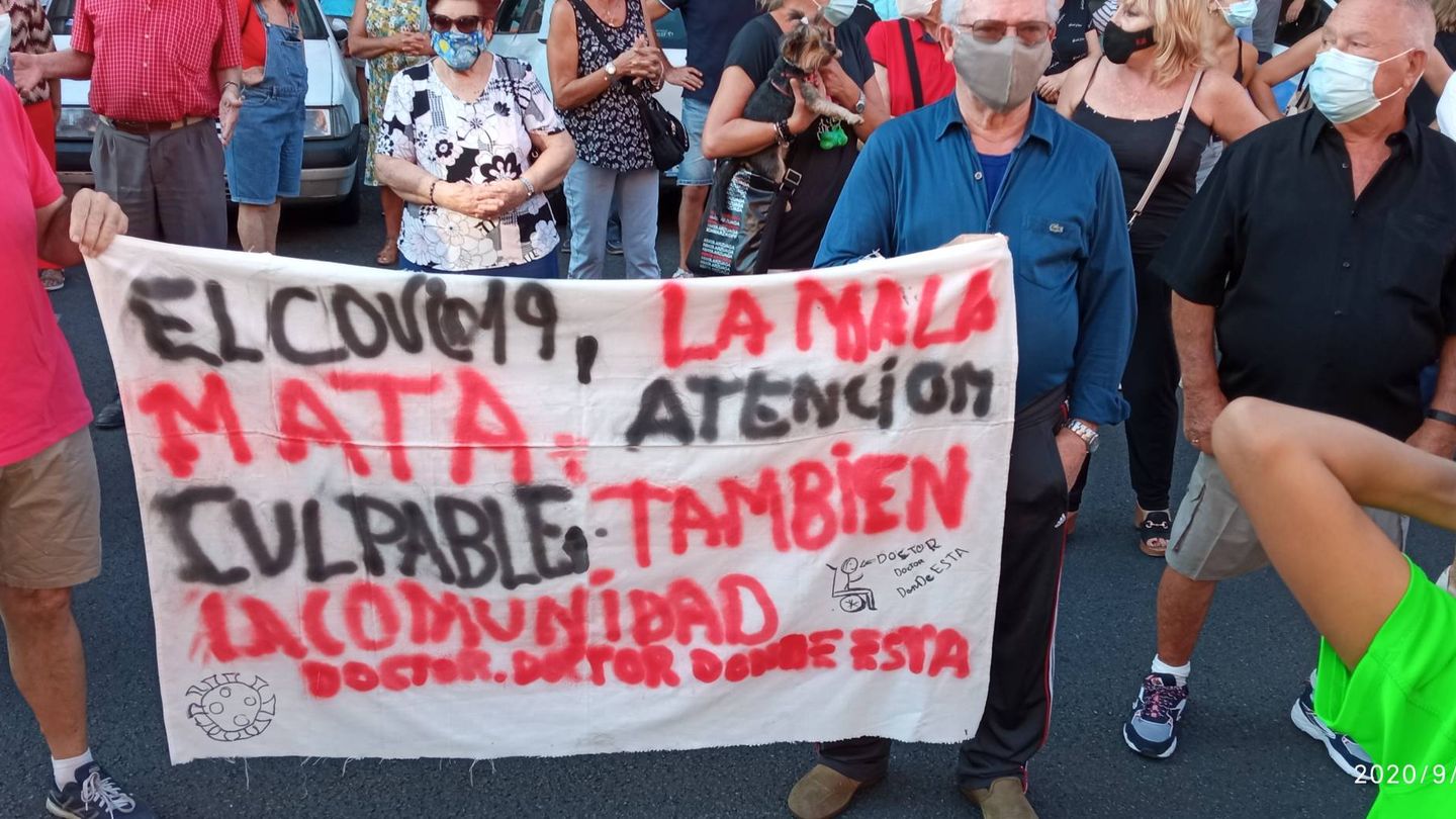 Cartel de protesta en la movilización vecinal del jueves en Abrantes. (Cedida)