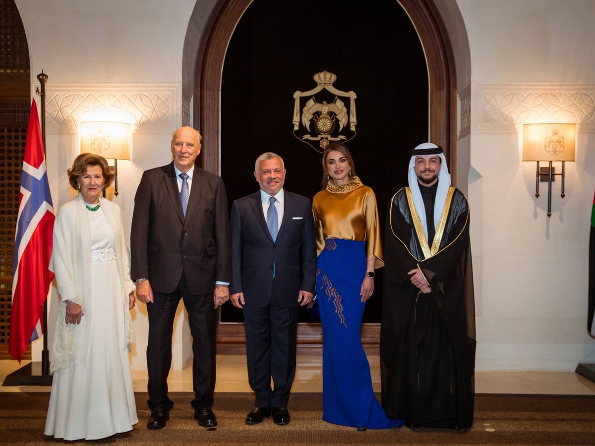 Foto: Los reyes jordanos y el príncipe Hussein, junto a los reyes noruegos. (Reino Hachemita de Jordania)