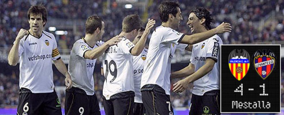 Foto: El Valencia golea al Levante y pone pie y medio en las semifinales de Copa