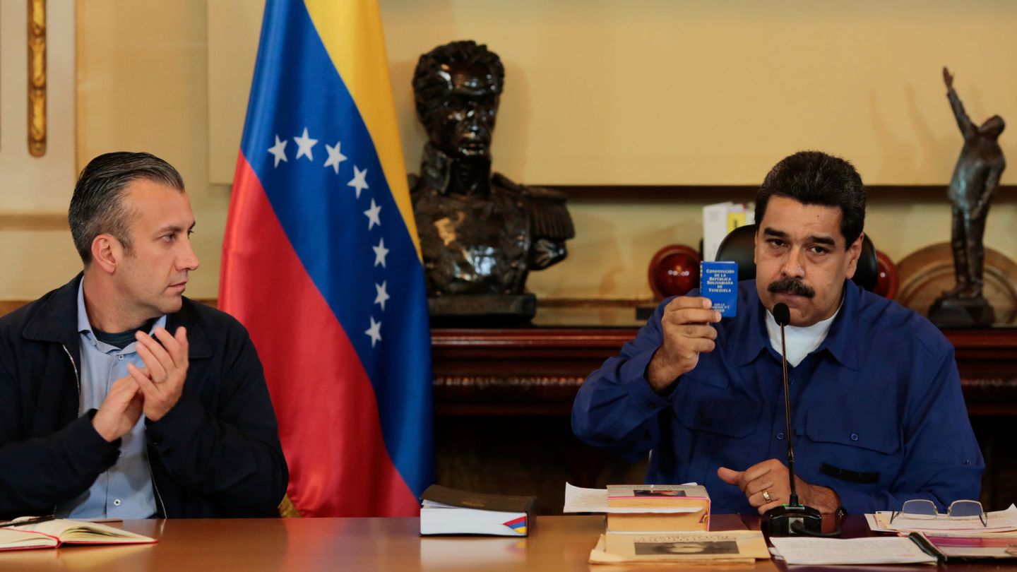 El vicepresidente Tareck El Aissami, junto a Nicolás Maduro en el Palacio de Miraflores, el 1 de junio de 2017. (Reuters)
