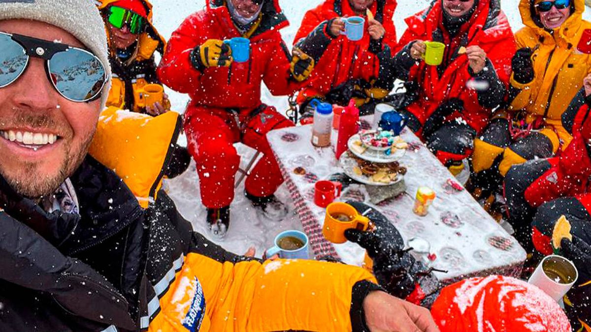 Una fiesta del té en pleno Everest se convierte en récord Guinness