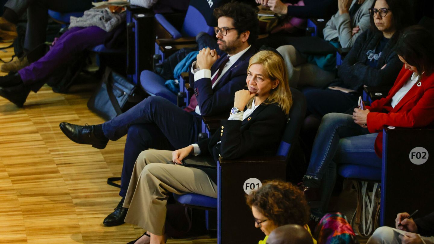 El director de la AECID, Antón Leis, y la infanta Cristina, en Barcelona. (Europa Press/Kike Rincón)