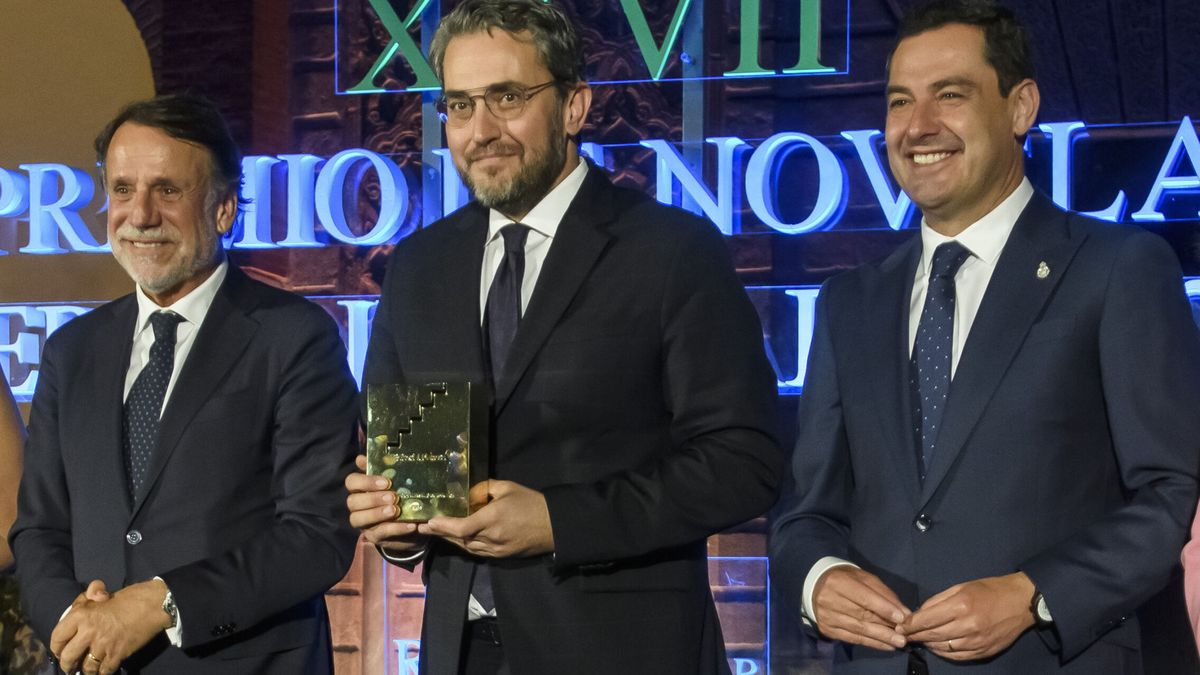 El escritor Máximo Huerta gana el XXVII Premio de Novela Fernando Lara