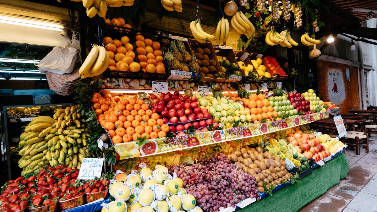 ¿Quieres llevar una dieta saludable? Estas son las frutas con menos azúcar (y las que más)