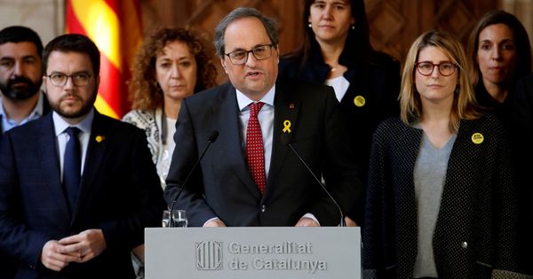 Foto: El presidente de la Generalitat, Quim Torra, acompañado por los miembros de su Gobierno. (EFE)