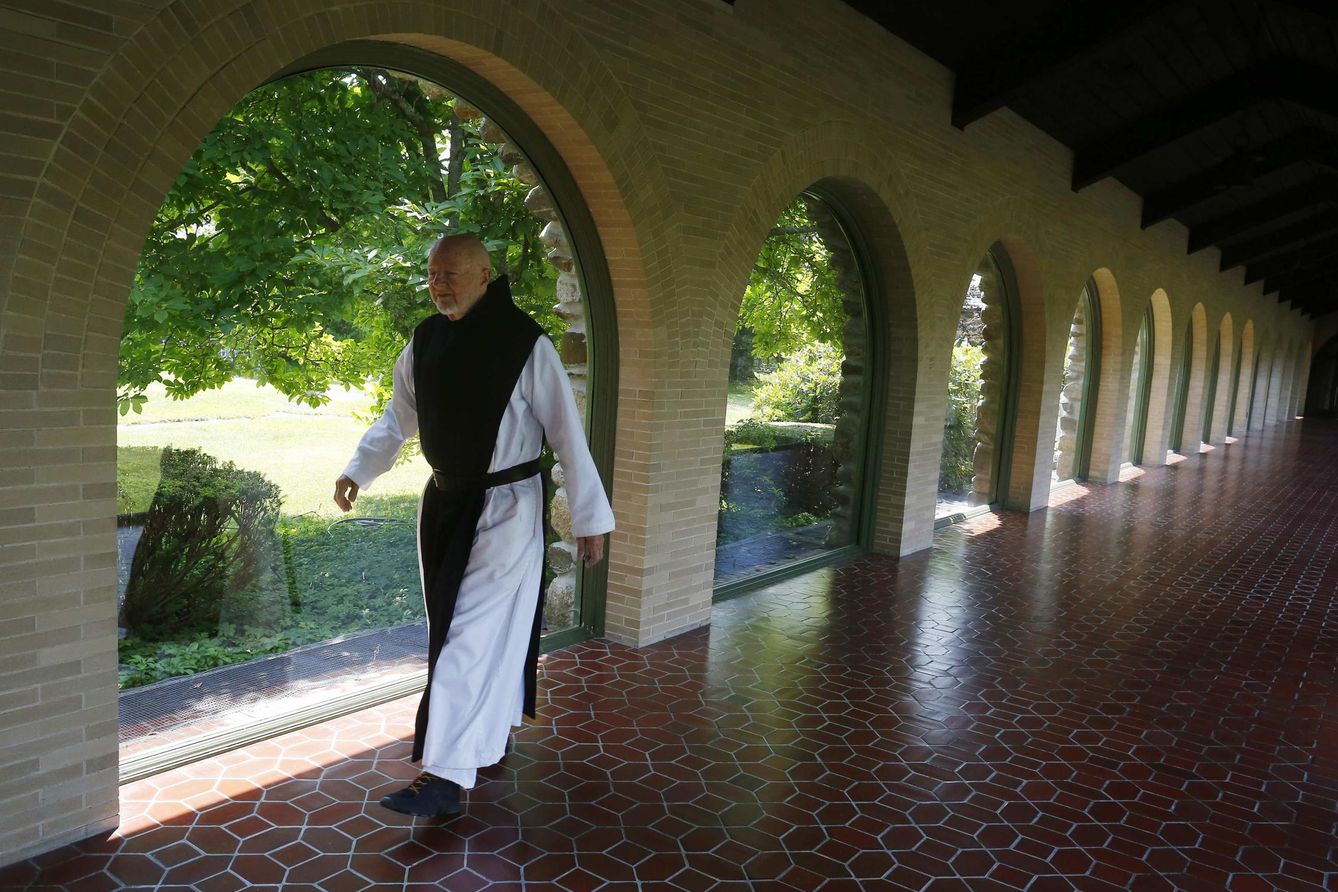 Monje trapense en la abadía de San José. (Reuters)