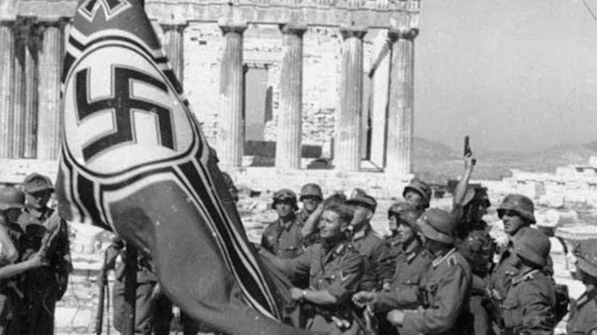 El ridículo de Mussolini en los Balcanes y la llegada de Hitler para arrasar Grecia