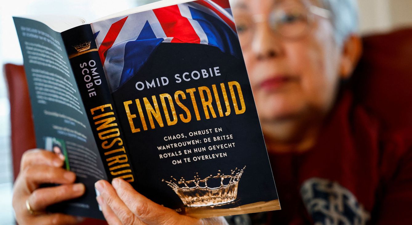 La versión holandesa del libro de Omid Scoobie. (Reuters)