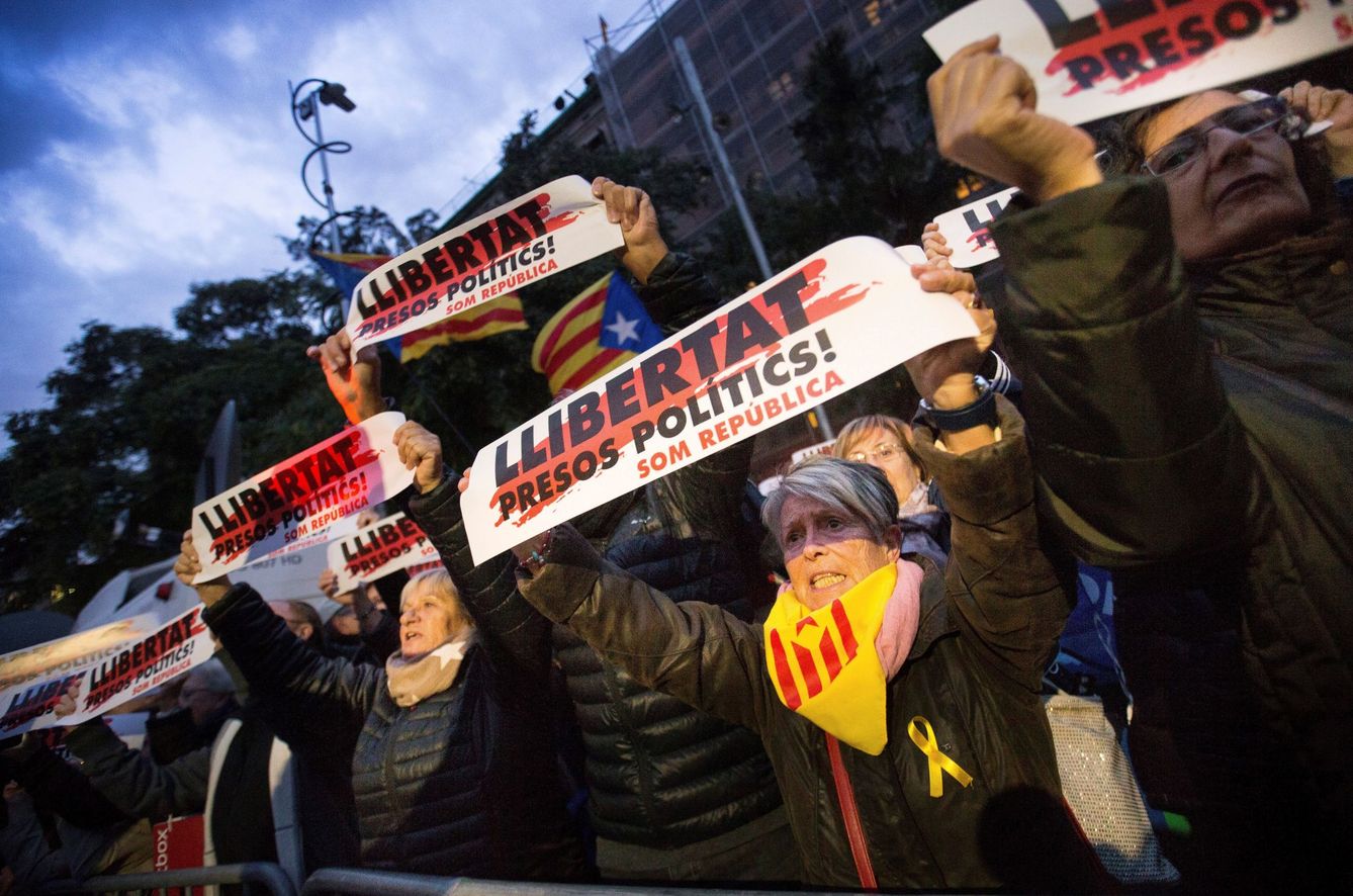 Manifestación por la libertad de los llamados presos políticos en Barcelona. (EFE)