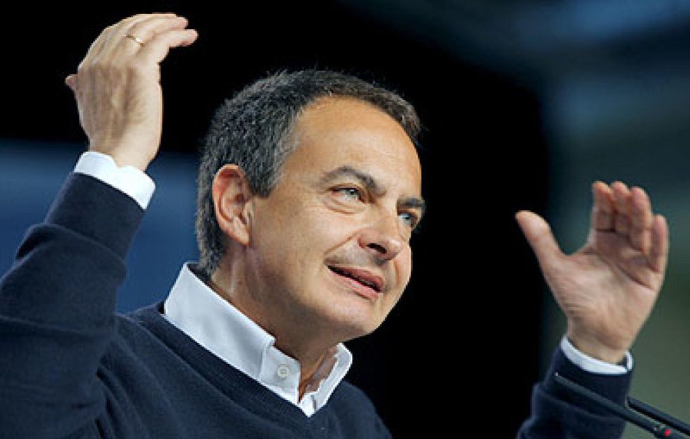 Foto: Zapatero omite referirse al caos de Barajas
