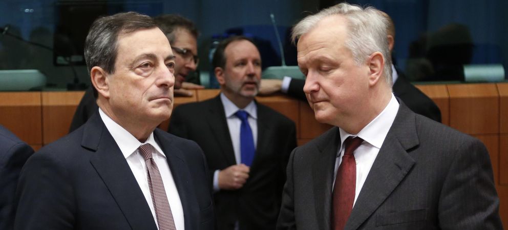 Mario Draghi (izq.) y Olli Rehn (dcha.). (Reuters)