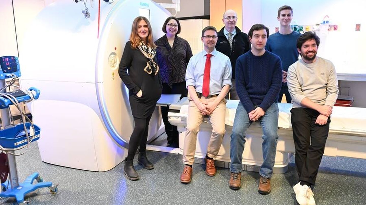 Los Investigadores del MIT (de izquierda a derecha): Regina Barzilay, Lecia Sequist, Florian Fintelmann, Ignacio Fuentes, Peter Mikhael, Stefan Ringer y Jeremy Wohlwend. (Guy Zylberberg - MIT)