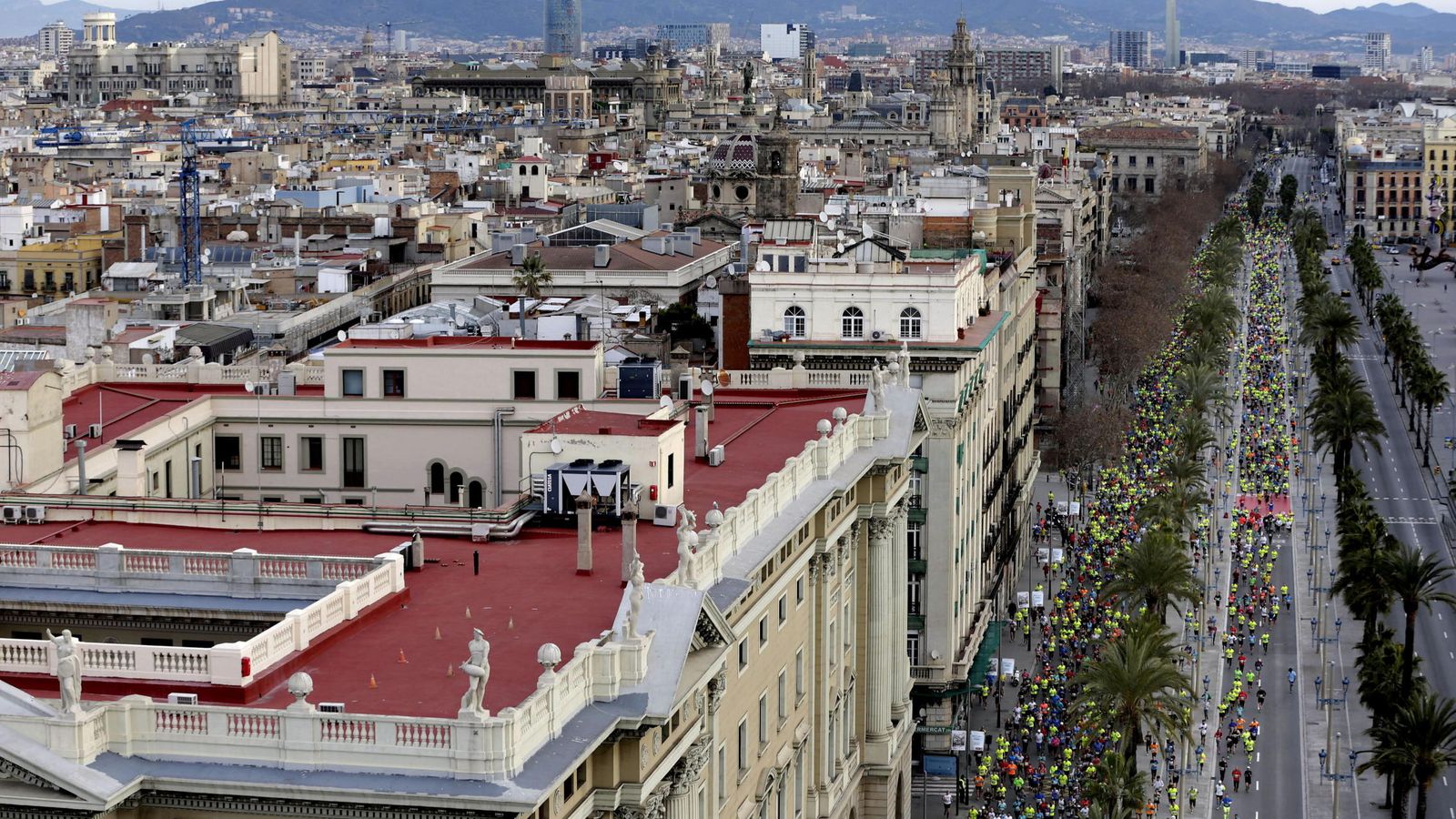 Foto: Más de 15.000 corredores participaron en la Maratón de Barcelona.