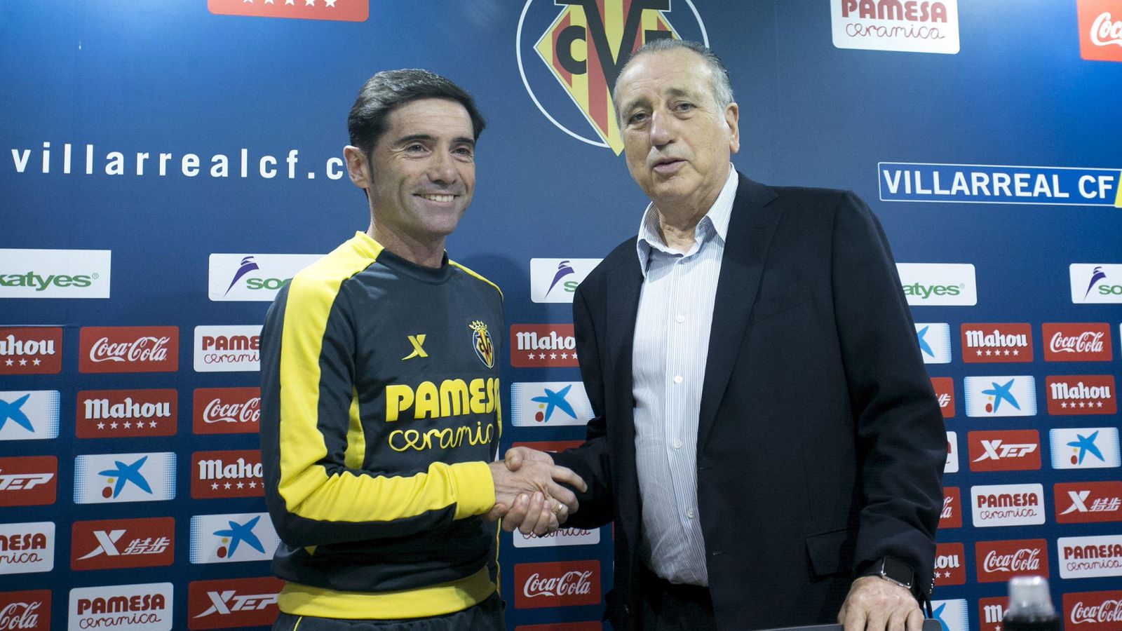 Foto: Marcelino y Fernando Roig, tras el anuncio de la renovación del asturiano como técnico del Villarreal. (EFE)