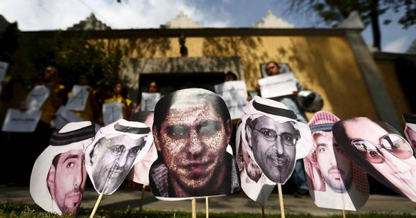 Foto: Imagen del bloguero Raif Badawi y otros presos políticos en Arabia Saudí. (Reuters)