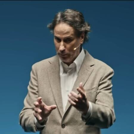Foto de     Victor Küppers, conferenciante: En 3 o 4 segundos se ve la energía que transmitimos    