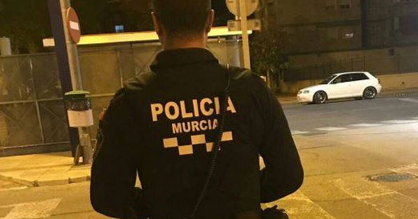 Foto: Detenido por presunta agresión a su pareja en Murcia (@MurciaPolicia)