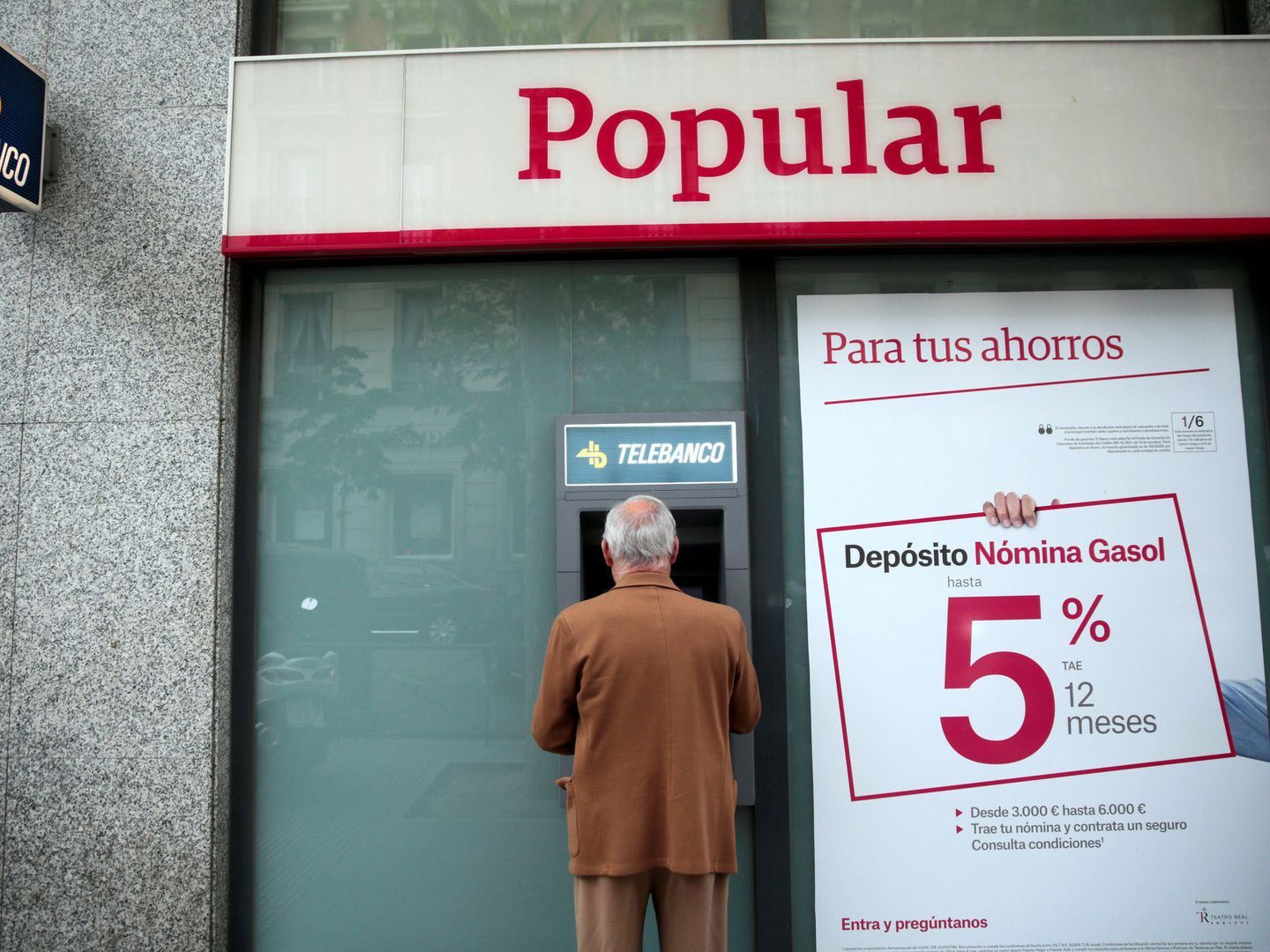 Sucursal del Banco Popular en Madrid. (Reuters)