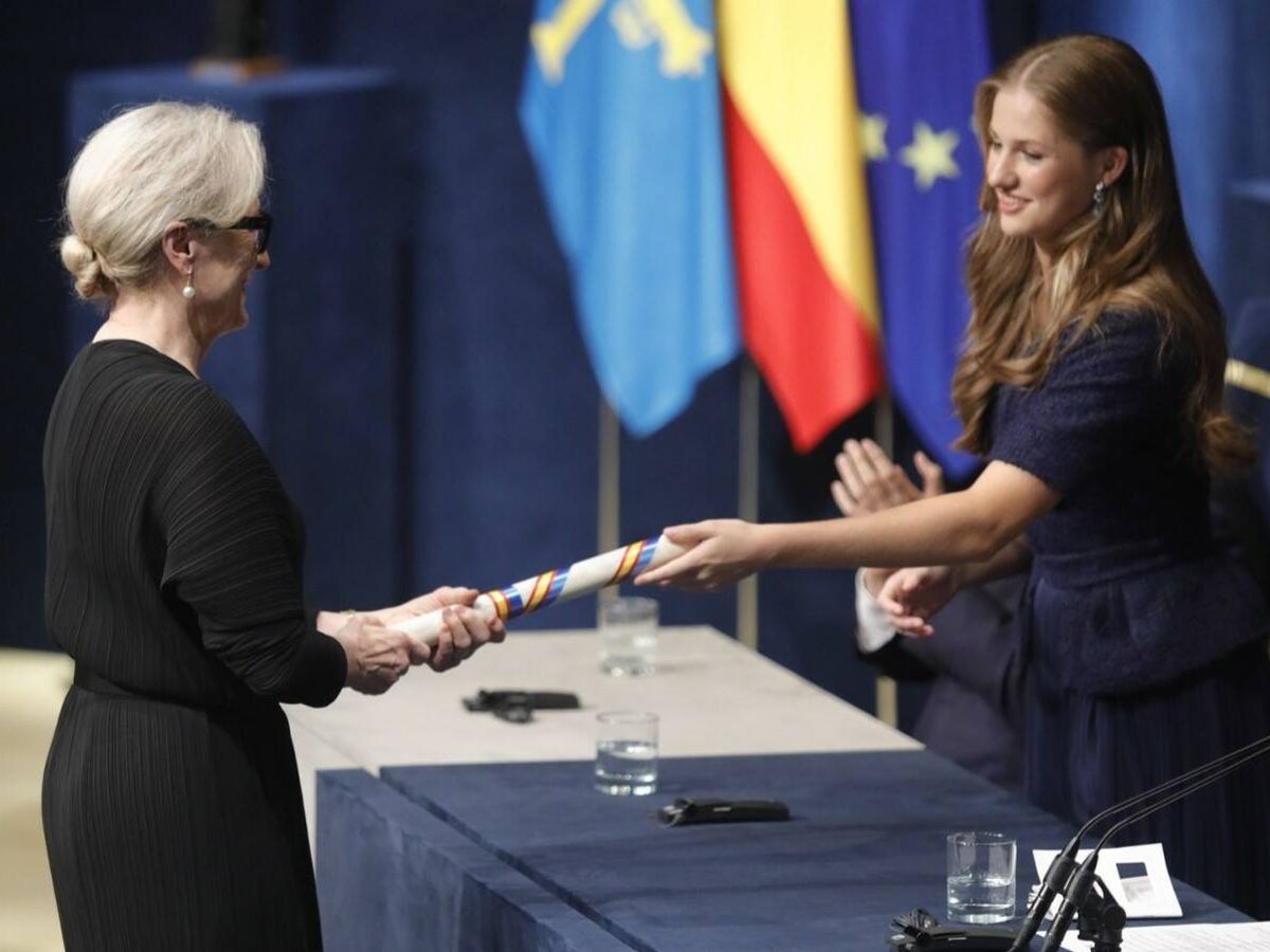 Foto: La princesa Leonor entregándole el premio a Meryl Streep. (Europa Press)