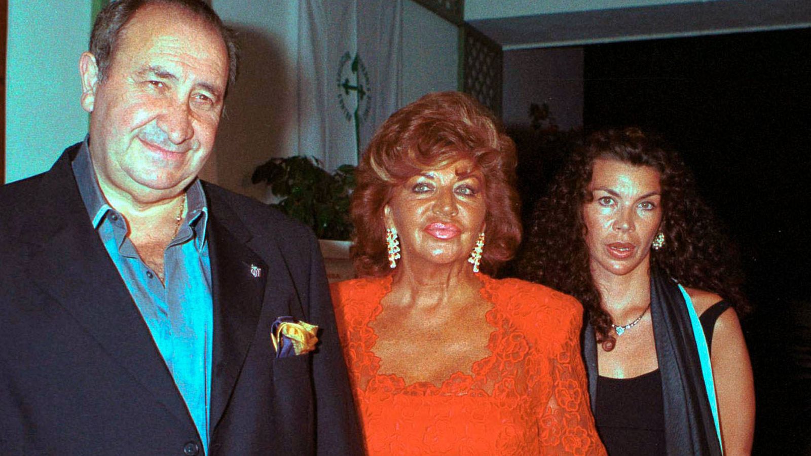 Foto: Jesús Gil, su esposa María Ángeles y su hija Myriam. (Getty)