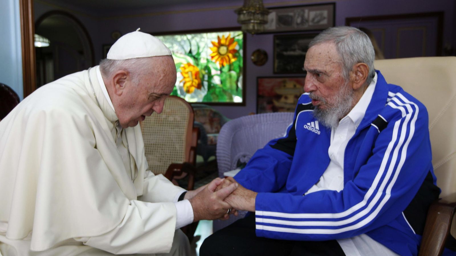 Foto: El Papa Francisco se reúne con el líder cubano Fidel Castro en La Habana. (EFE)