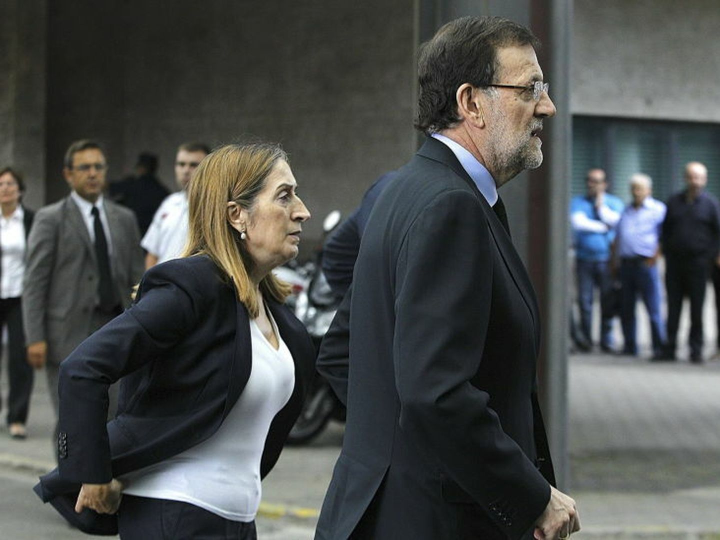 Rajoy y pastor visitan a los heridos en el accidente de tren en santiago