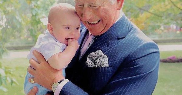 Foto:  El príncipe Carlos y su nieto. (Fotos IG: Chris Jackson)