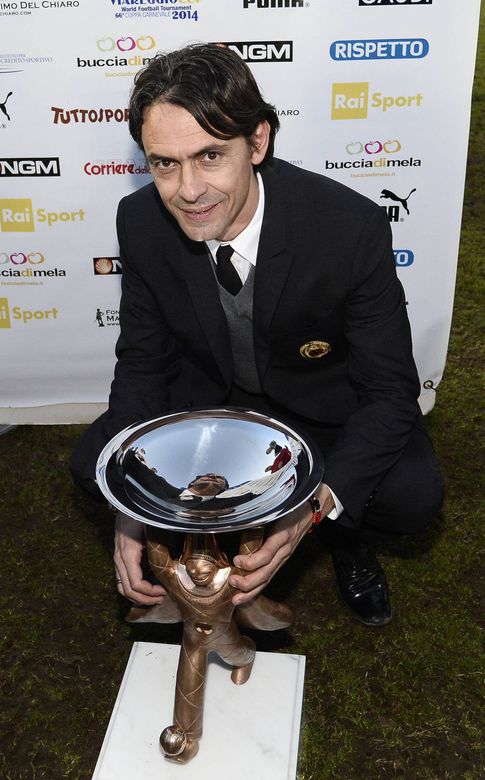 Inzaghi, con el trofeo del Torneo de Viareggio.