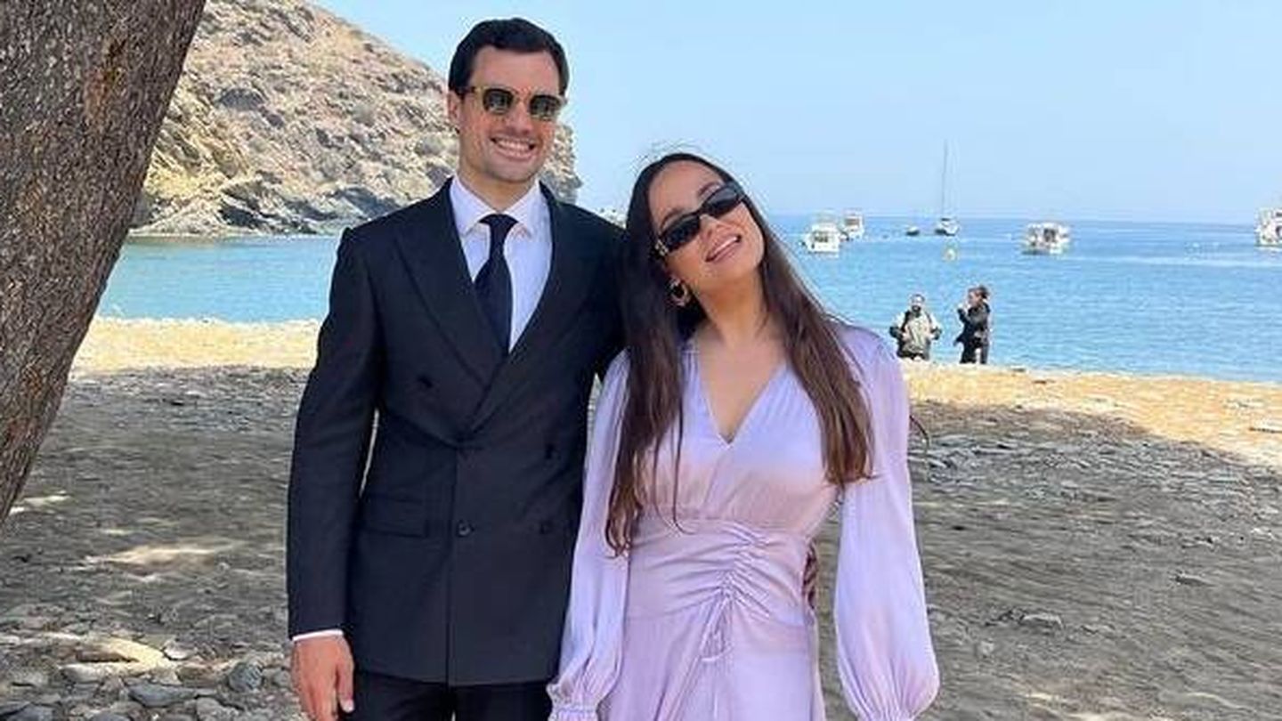 Álex Lopera junto a Carolina Monje durante una boda. (Instagram/@carolinamonje.v)