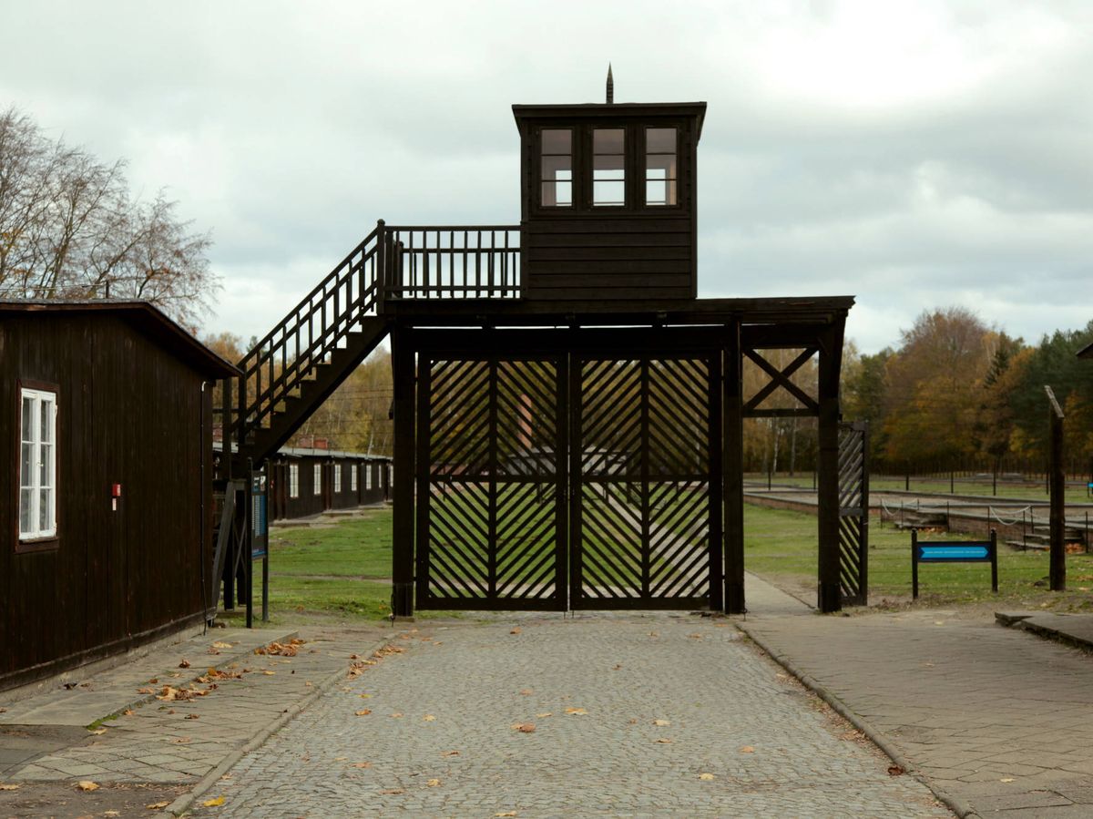 Foto: La 'puerta de la muerte' del campo de Stutthof. (CC/Wikimedia Commons)