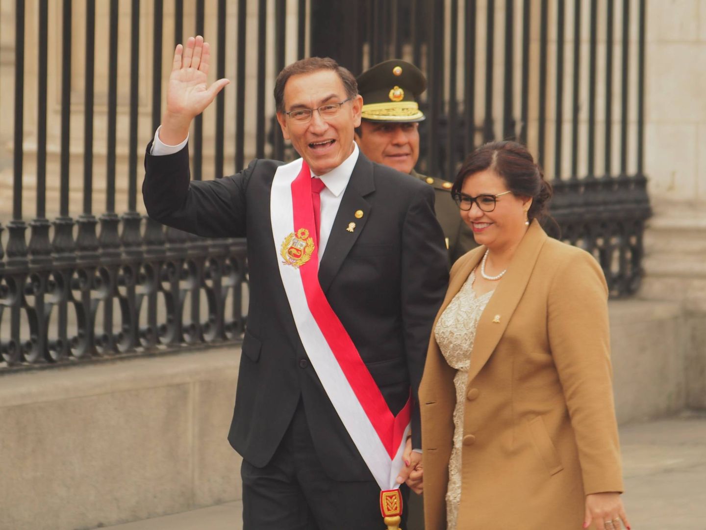 Maribel Díaz y Martín Vizcarra en el Día de la Independencia de Perú. (Cordon Press)