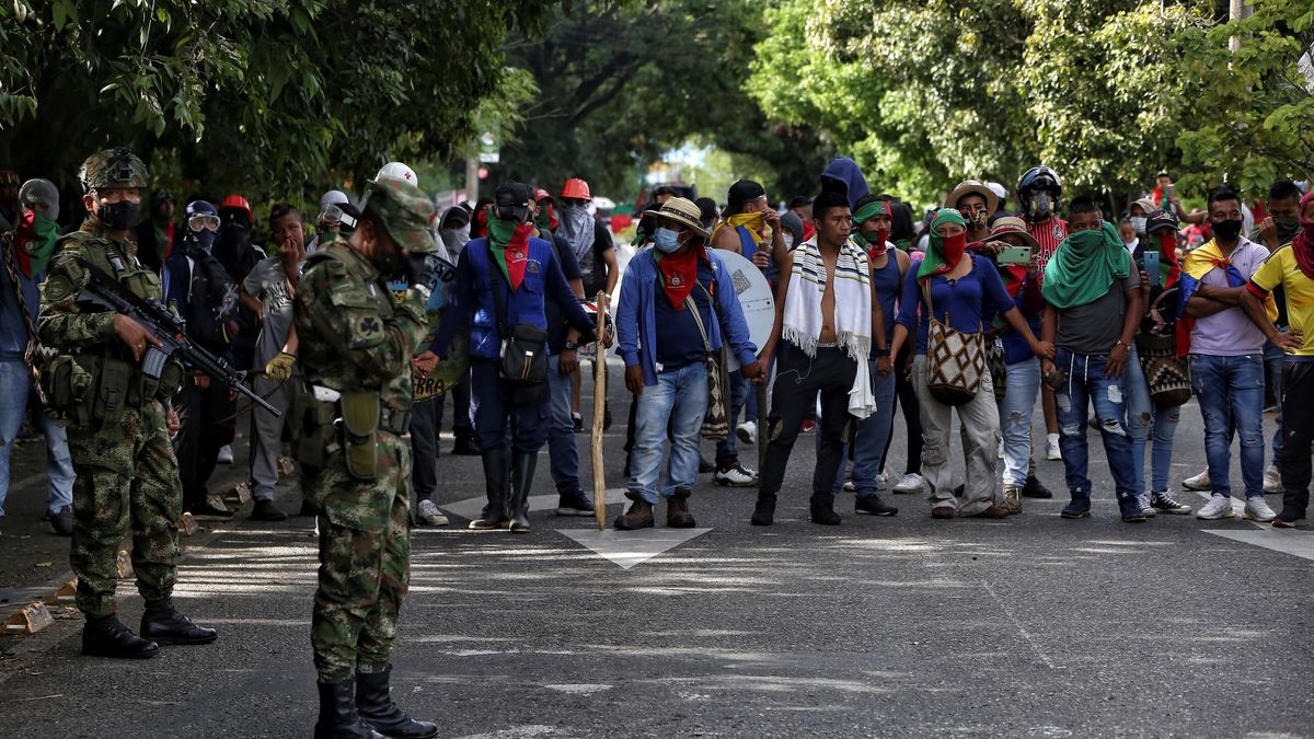 Colombia: los manifestantes aceptan reunirse hoy con el presidente tras violentas protestas