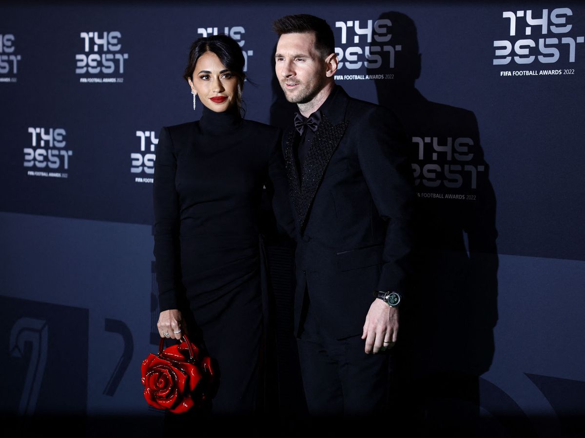 Foto: Messi y su mujer, Antonela Roccuzzo, en los FIFA The Best. (Reuters/Sarah Meyssonnier)