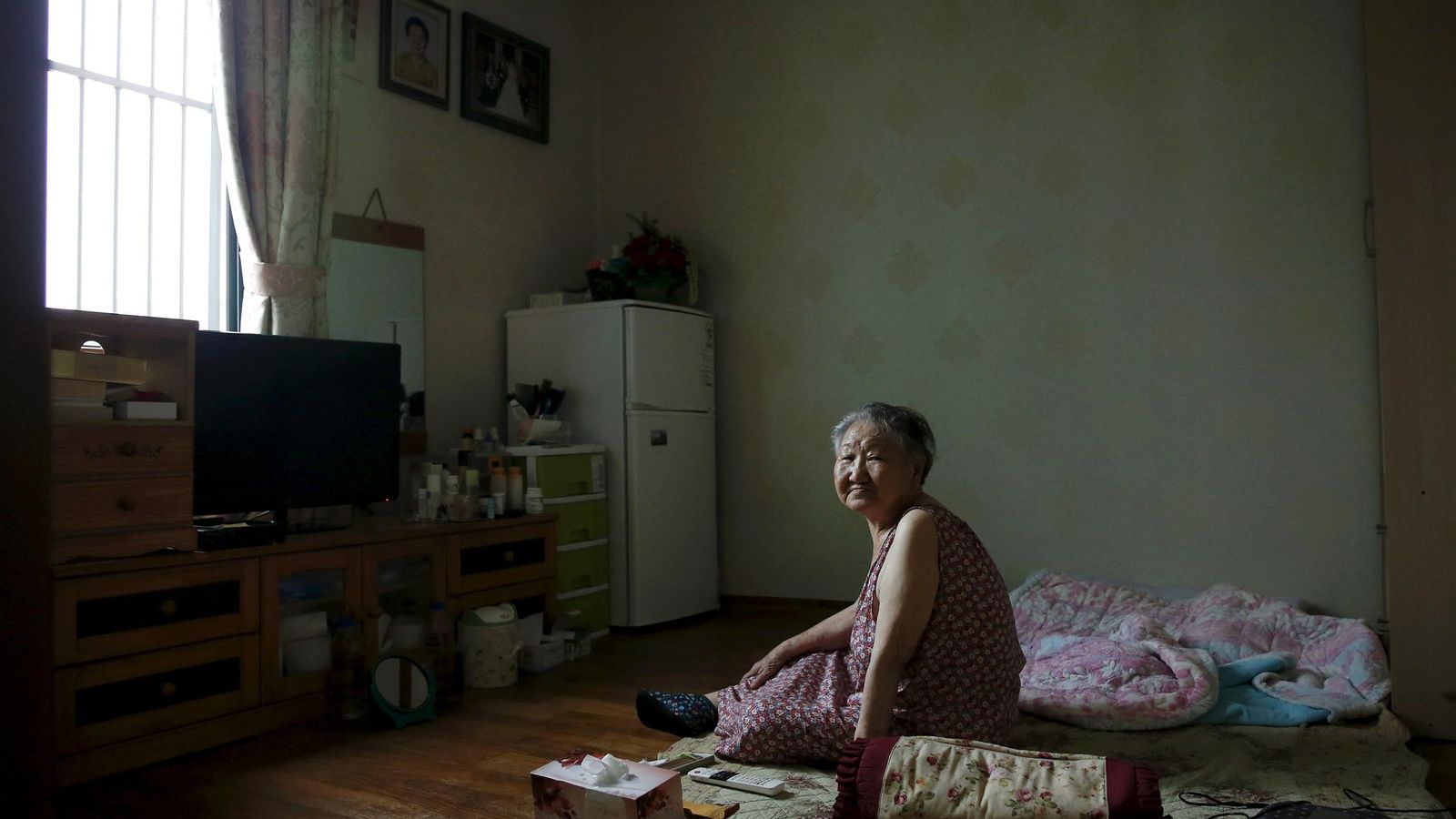 Foto: La antigua 'mujer de confort' Gil Won-ok, fotografiada en su casa en Seul en julio de 2015 (Reuters)