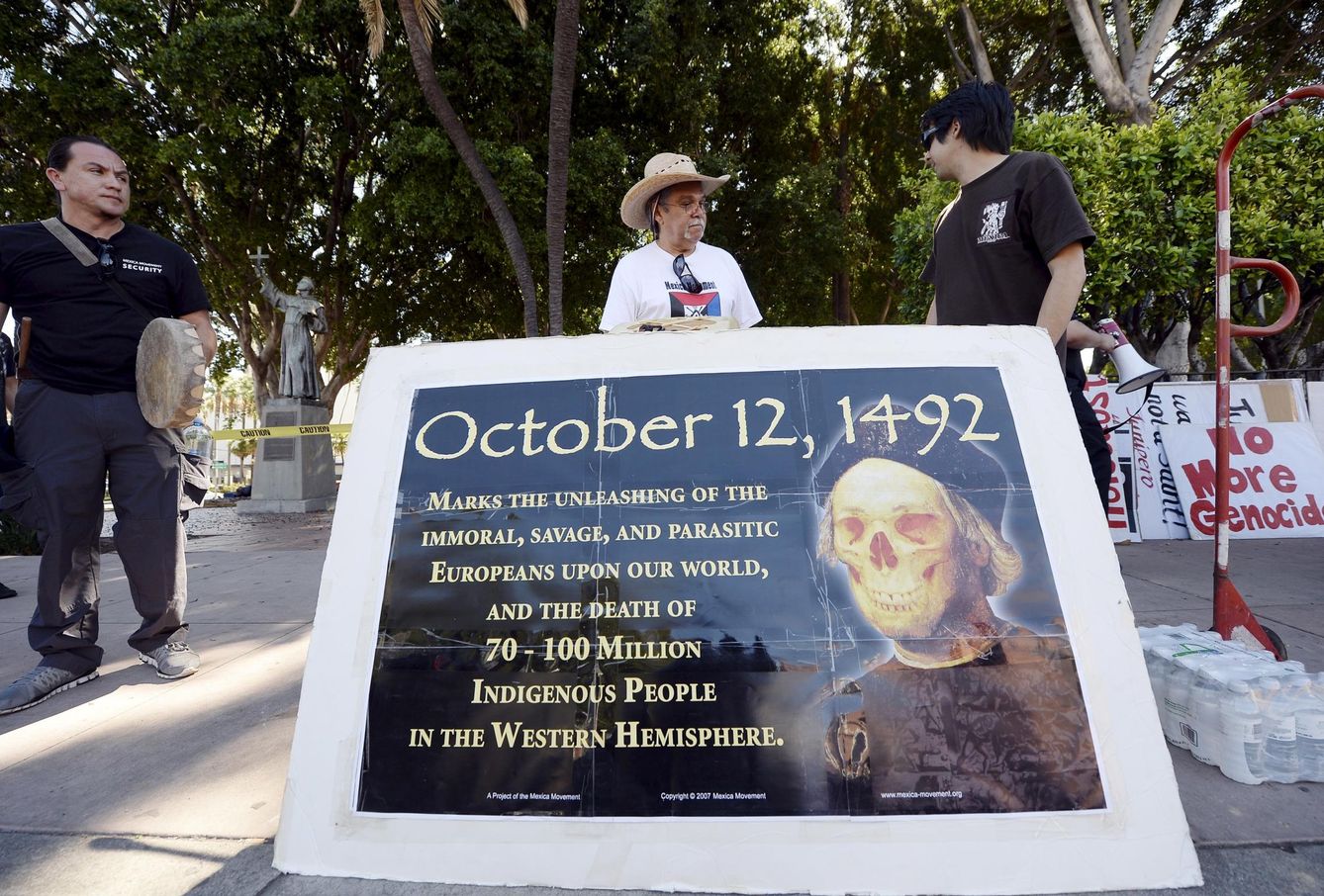 Protesta en Los Angeles durante el Día de la Hispanidad. (Reuters)