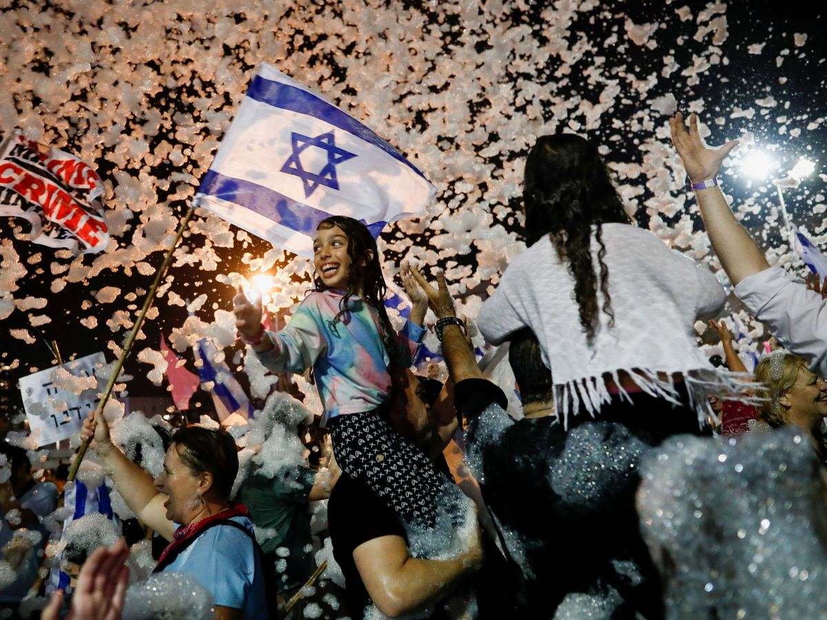 Foto: Celebraciones en Tel Aviv por el nuevo Gobierno. (Reuters)