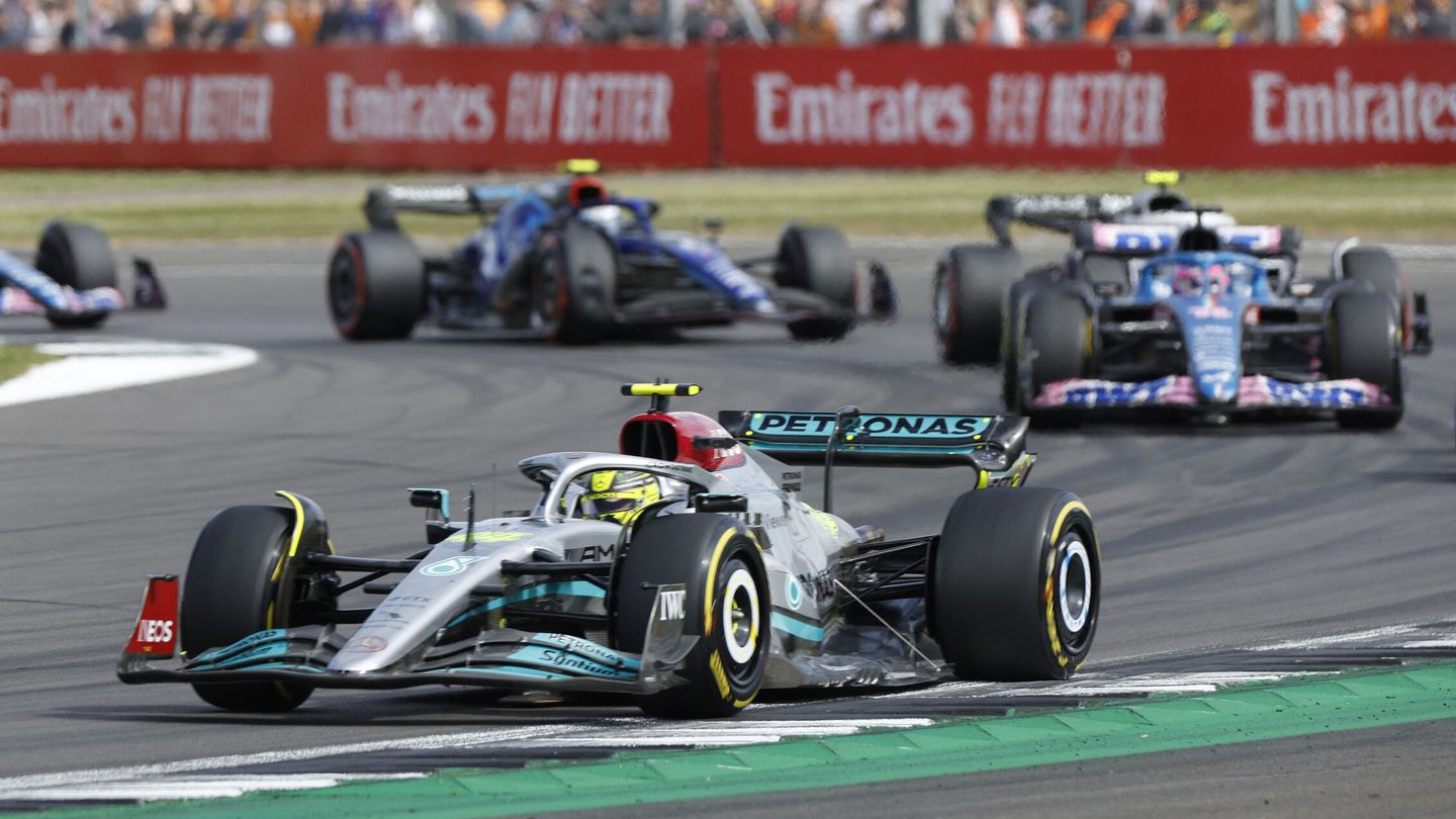 Mercedes se mostró en Silverstone más competitivo que nunca esta temporada (REUTERS/Peter Cziborra)