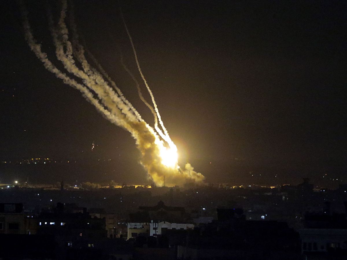 Foto: Israel ataca de nuevo la Franja de Gaza. (EFE/Mohammed Saber)