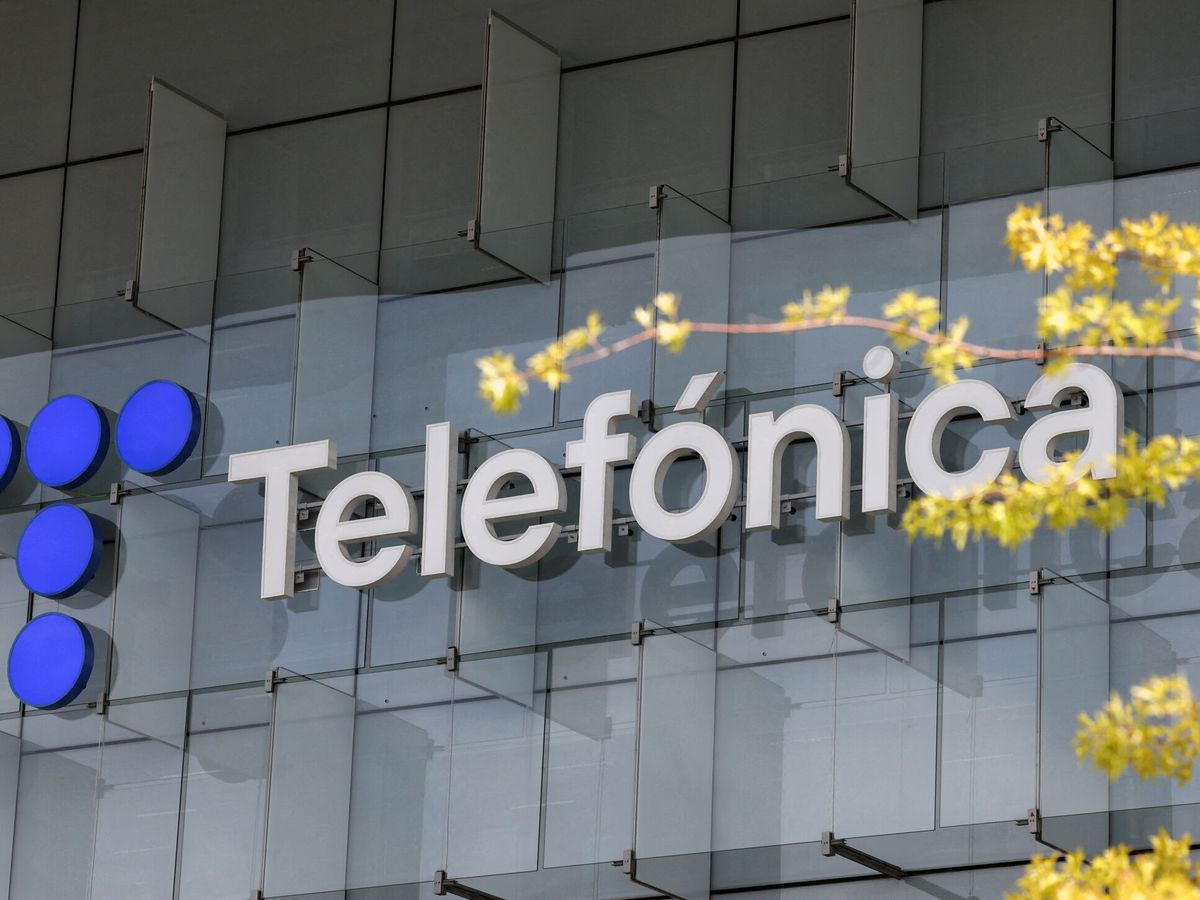Foto: Logo de Telefónica en un edificio de la compañía en Madrid. (Reuters/ Violeta Santos Moura)