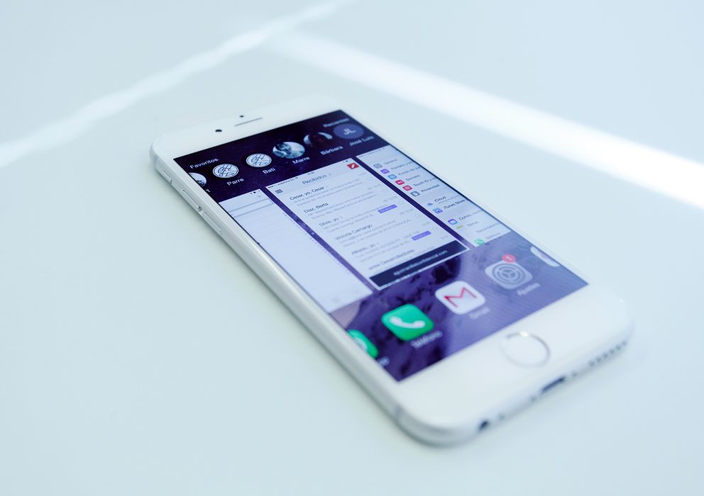 Foto: iPhone 6 con el sistema operativo iOS 8 (Fotografía: Enrique Villarino).