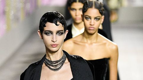 La renovación del smokey eye y las trenzas raíz: las lecciones de la alta costura de Dior
