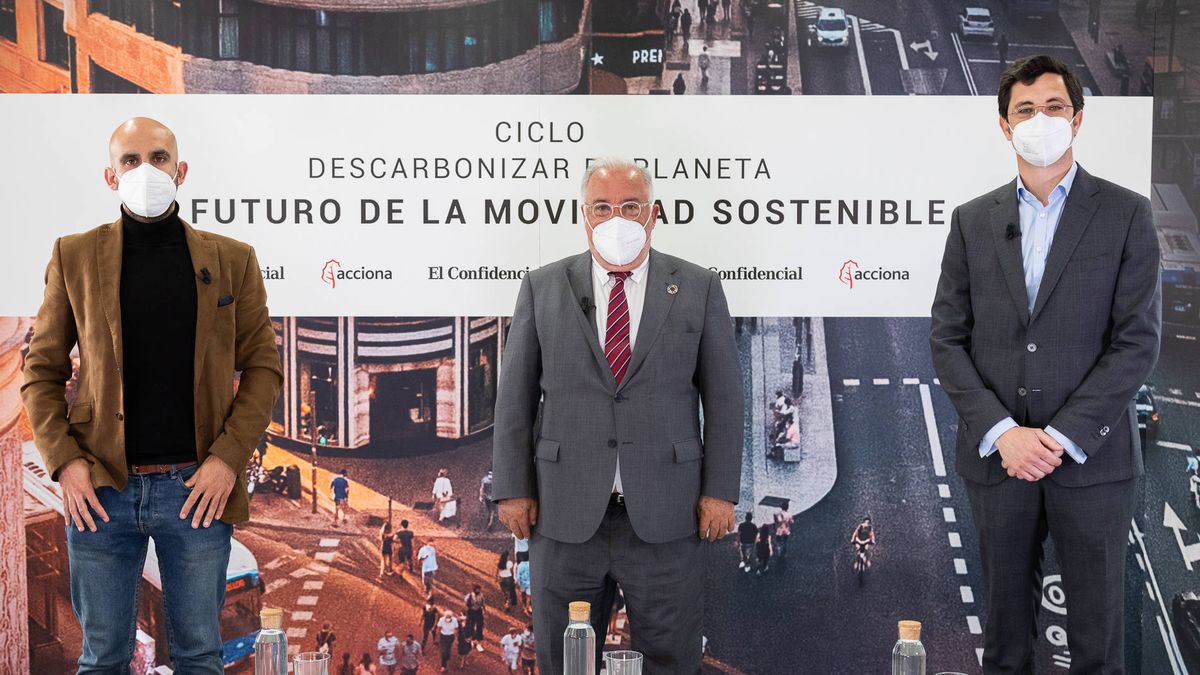 Navarro (DGT): "Tenemos que repensar los espacios urbanos y adaptarlos a las motos"