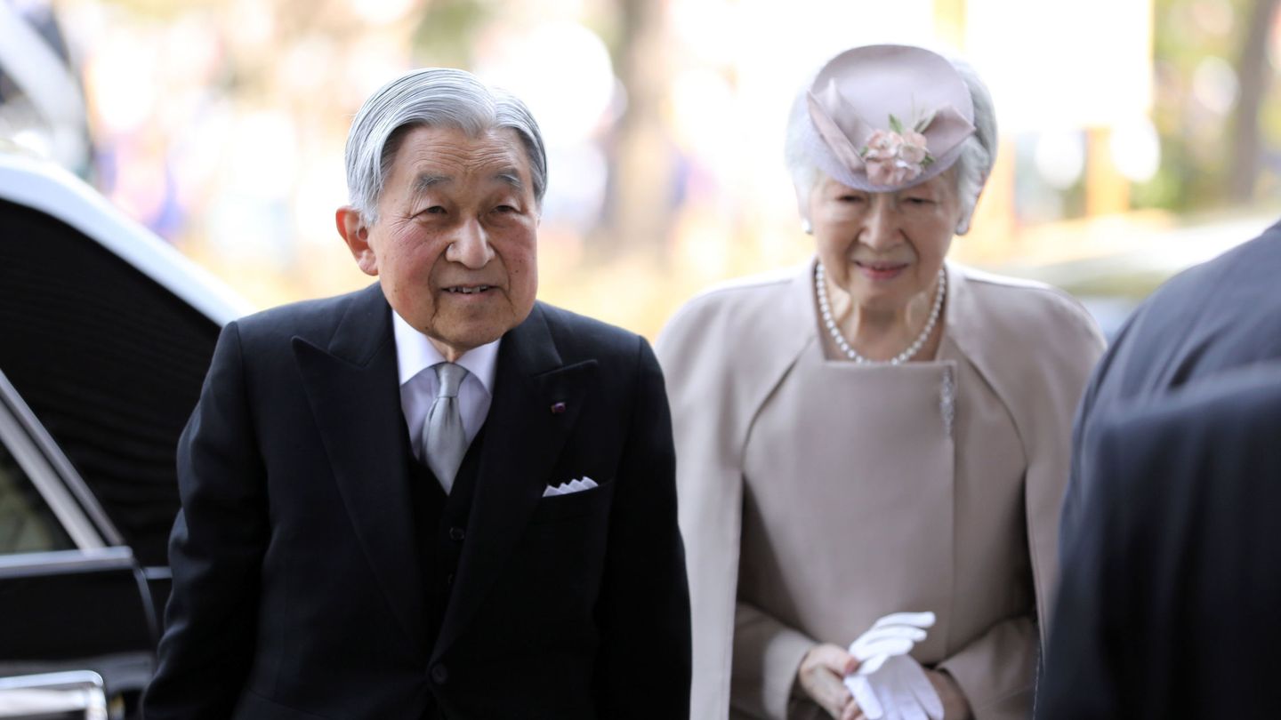 Akihito y Michiko en el 30 aniversario de su coronación. (Reuters)