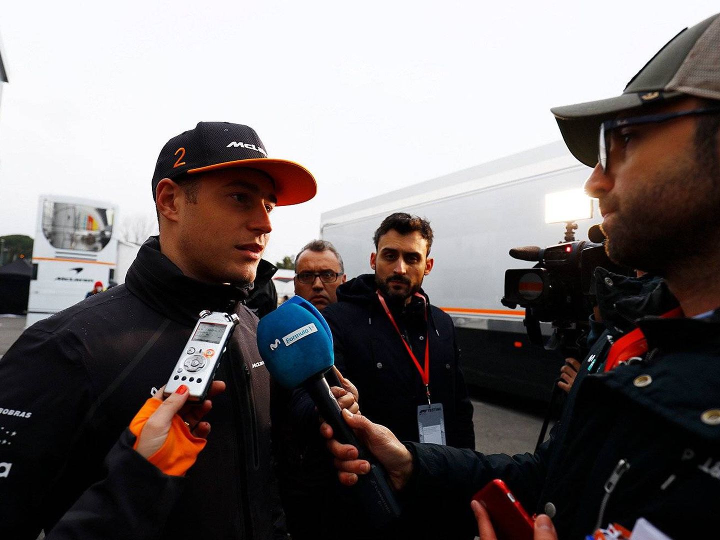 Stoffel Vandoorne atiende a la prensa este martes en Montmeló. (McLaren Formula 1 Team)
