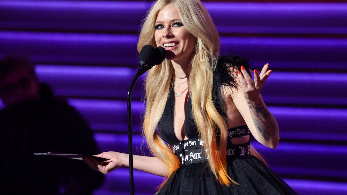 Avril Lavigne se compromete: el anillo, la romántica pedida y su futuro marido
