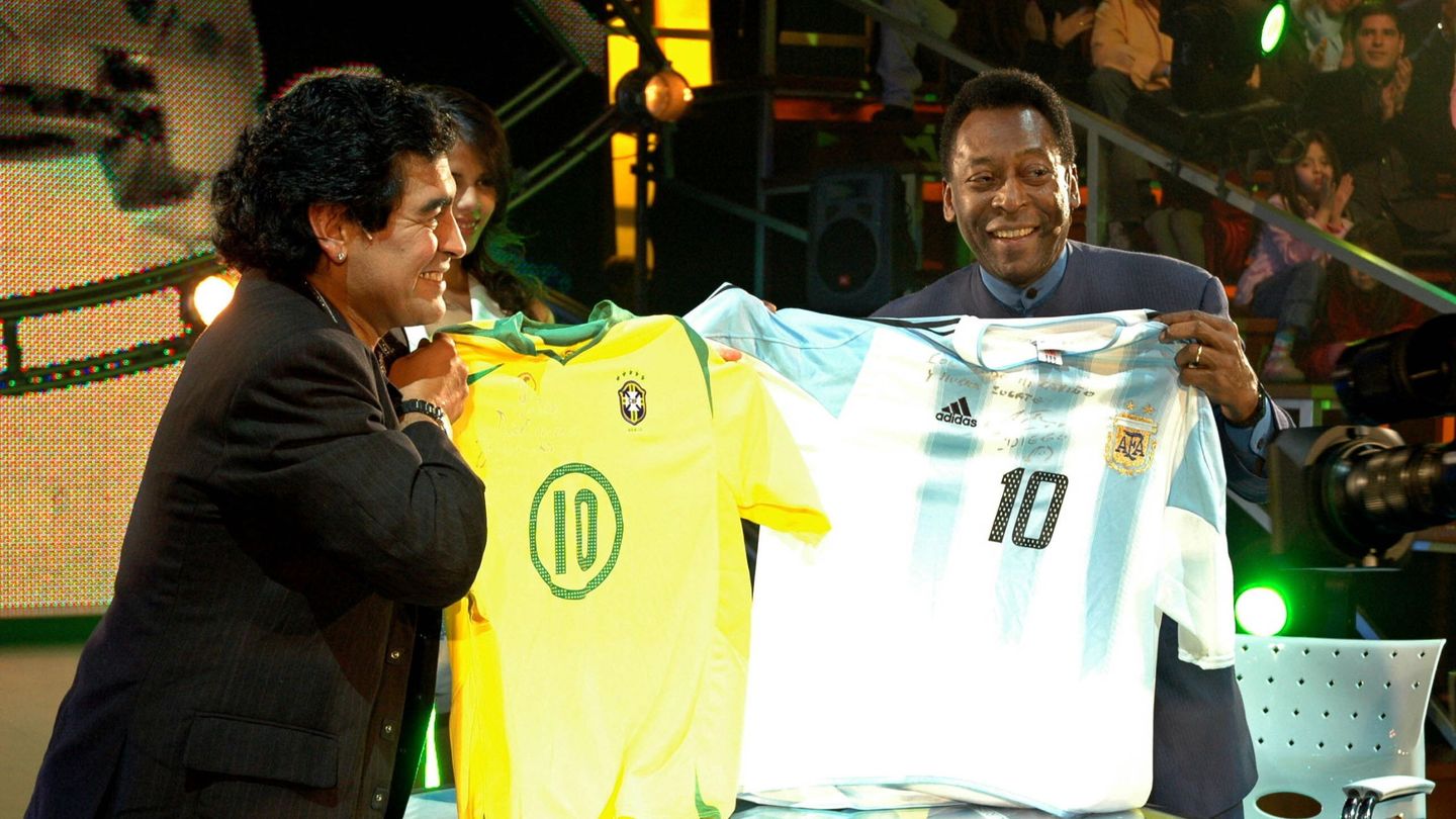 Pelé junto a Maradona en 2005. (EFE/Rodrigo Fernández)