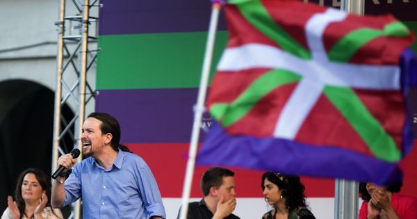 Foto: El secretario general de Podemos, Pablo Iglesias, durante el mitin de las pasadas elecciones generales celebrado en Vitoria. (EFE) 