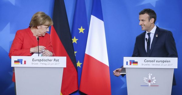 Foto: La canciller alemana, Angela Merkel, y el presidente francés, Emmanuel Macron. (EFE)