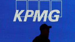 KPMG monta una 'war room' con exmandos militares y políticos para captar negocio en el sector de la Defensa