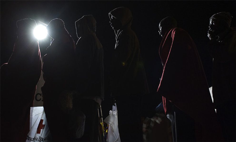 Foto: Cerca de 800 inmigrantes ilegales han llegado en cayuco a Canarias en 2009